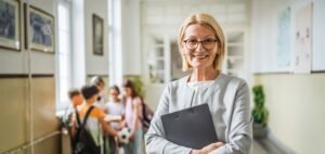 Read more about the article Empowering Students: The Role of Professors in Middle Eastern Academia 